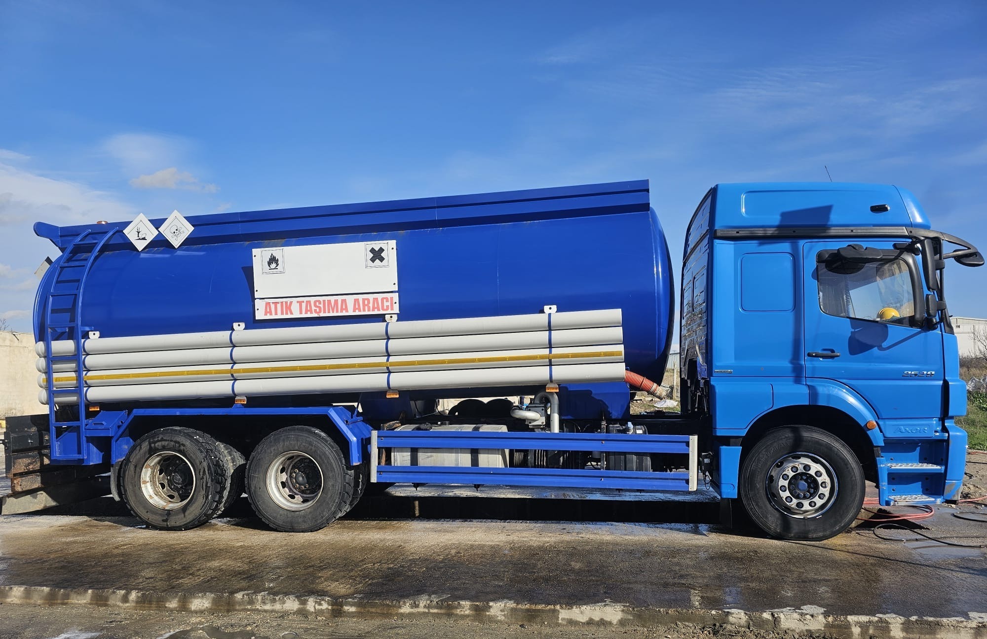 WhatsApp Image 2025 12 13 at 22.58.57